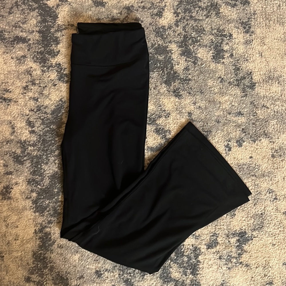 Gaiam medium flare leggings black